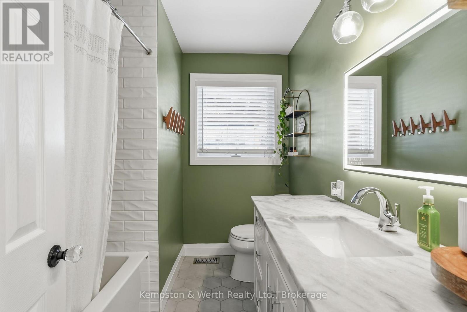 727 Palace Street E, North Perth, Ontario  N4W 2R8 - Photo 20 - X12833914