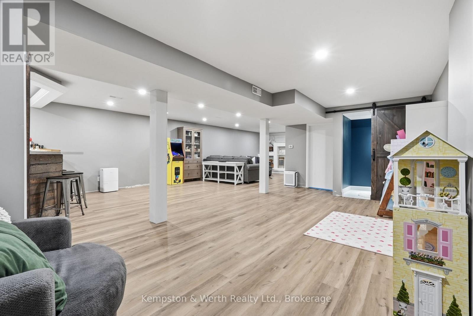 727 Palace Street E, North Perth, Ontario  N4W 2R8 - Photo 25 - X12833914