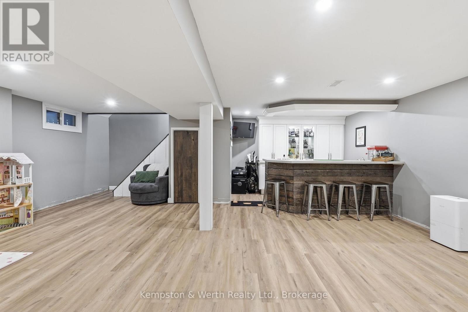 727 Palace Street E, North Perth, Ontario  N4W 2R8 - Photo 27 - X12833914