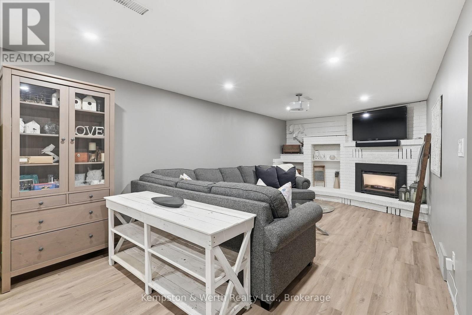 727 Palace Street E, North Perth, Ontario  N4W 2R8 - Photo 30 - X12833914