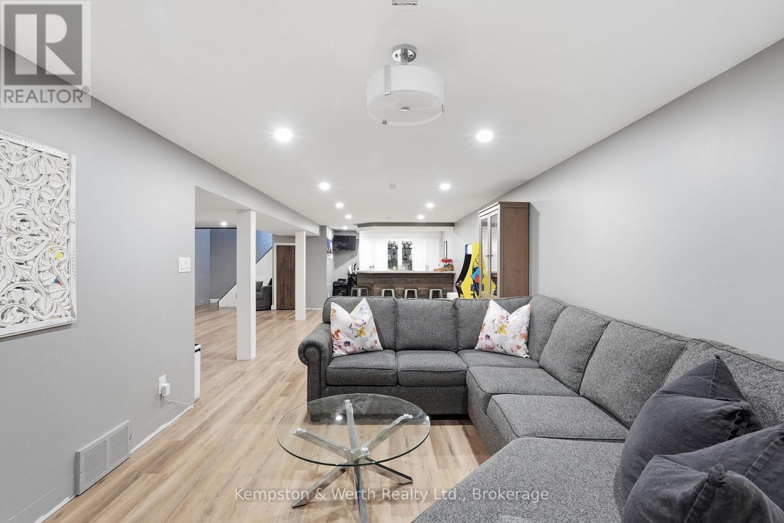 727 Palace Street E, North Perth, Ontario  N4W 2R8 - Photo 32 - X12833914