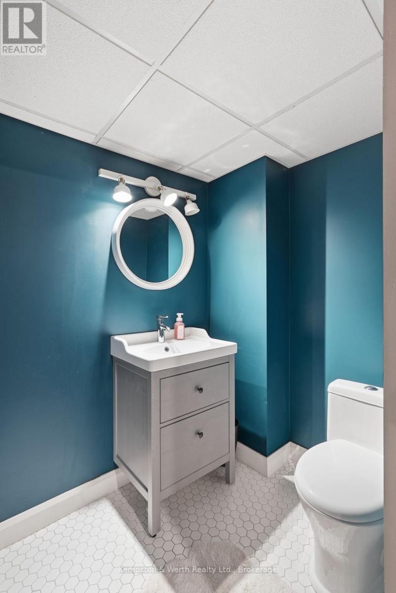 727 Palace Street E, North Perth, Ontario  N4W 2R8 - Photo 34 - X12833914