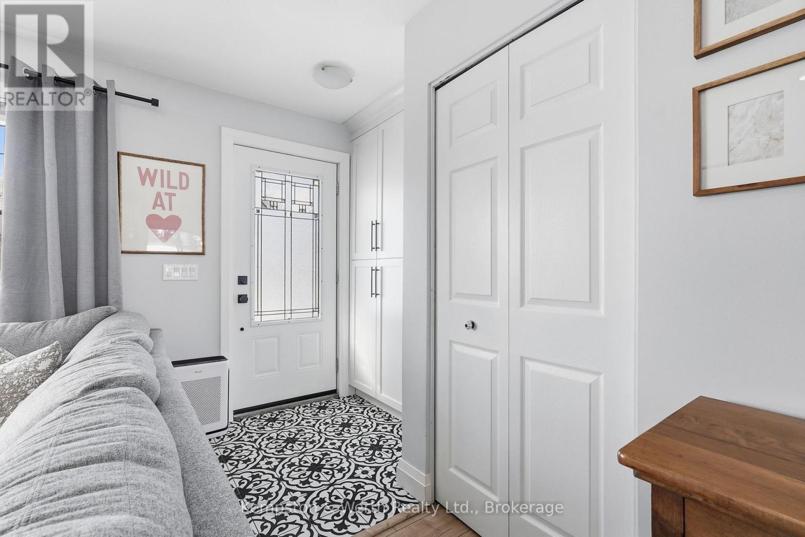 727 Palace Street E, North Perth, Ontario  N4W 2R8 - Photo 5 - X12833914