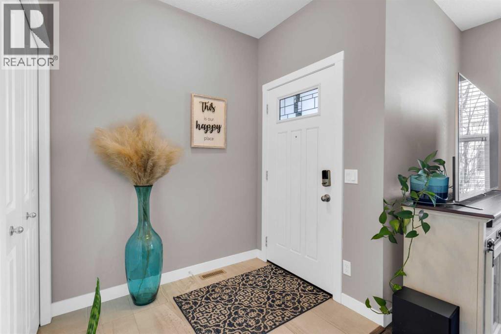 594 Hillcrest Road Sw, Airdrie, Alberta T4B 4C8 - Photo 2 - A2286426