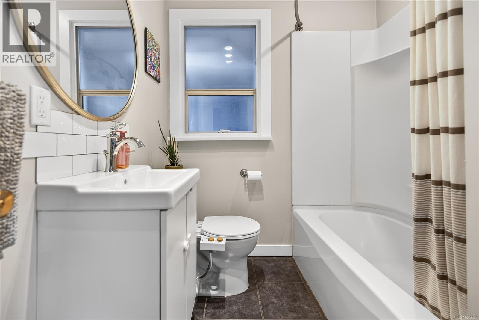 1065 Willemar Ave, Courtenay, British Columbia  V9N 3M1 - Photo 16 - 1025636