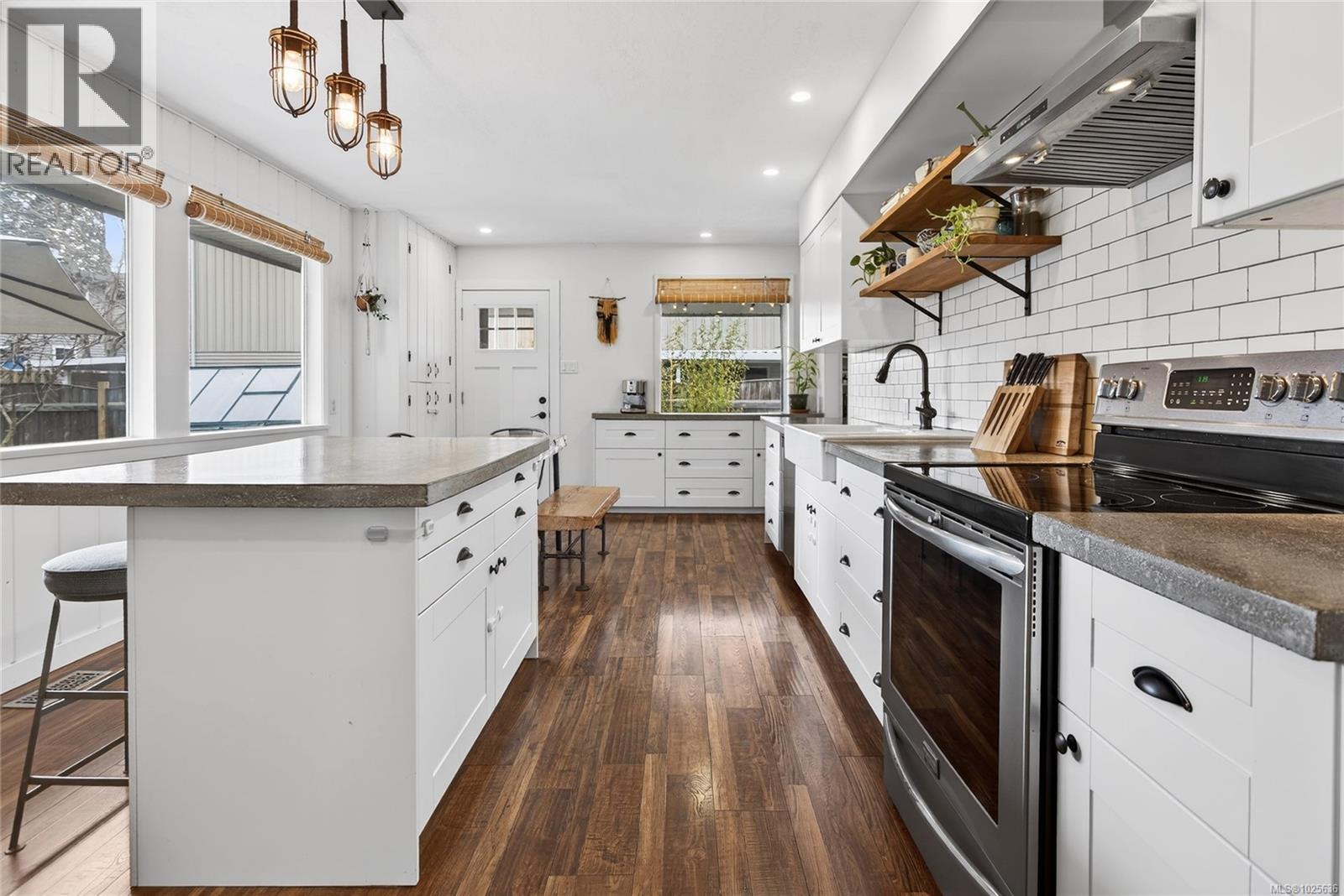 1065 Willemar Ave, Courtenay, British Columbia  V9N 3M1 - Photo 26 - 1025636