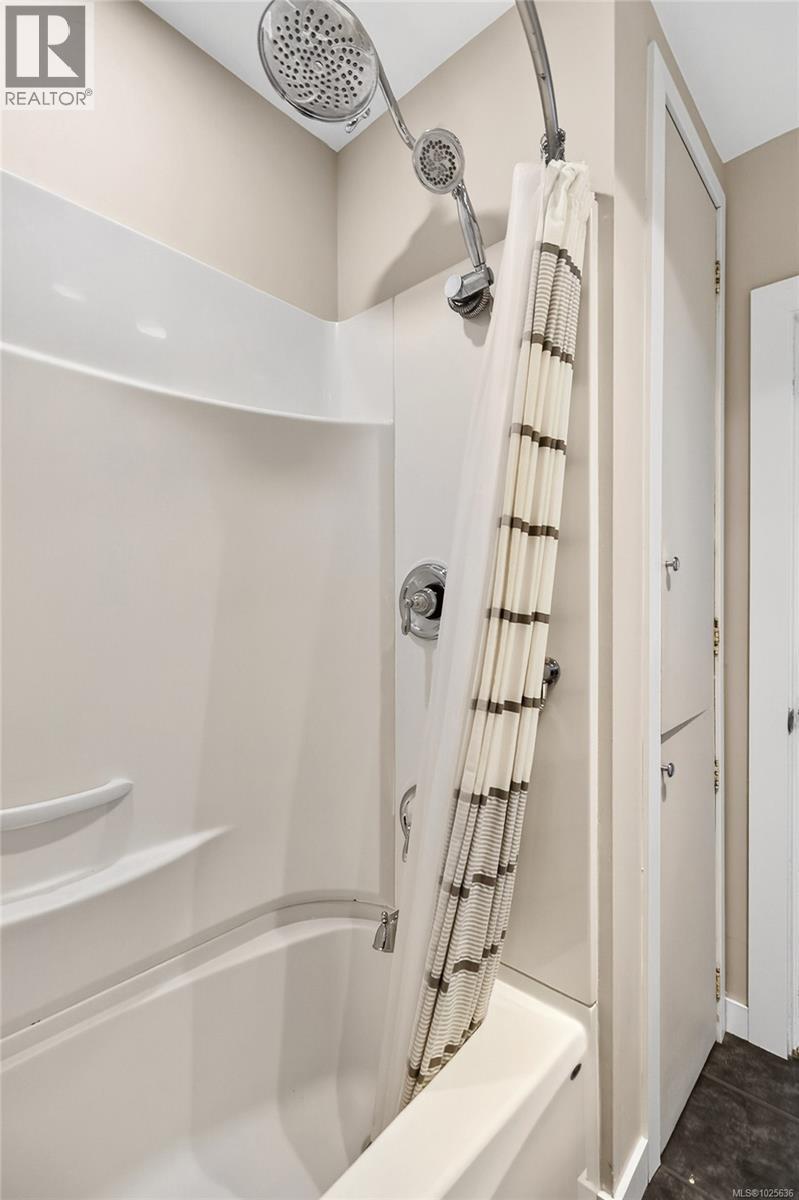 1065 Willemar Ave, Courtenay, British Columbia  V9N 3M1 - Photo 36 - 1025636