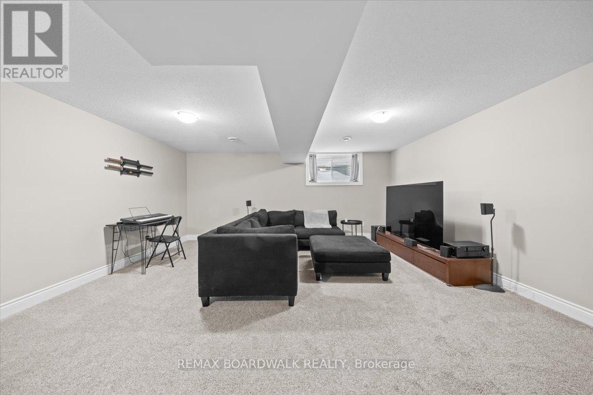 2424 Marble Crescent, Clarence-Rockland, Ontario  K4K 1P6 - Photo 40 - X12833904