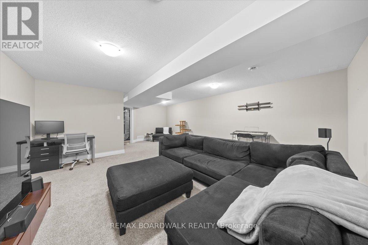 2424 Marble Crescent, Clarence-Rockland, Ontario  K4K 1P6 - Photo 41 - X12833904