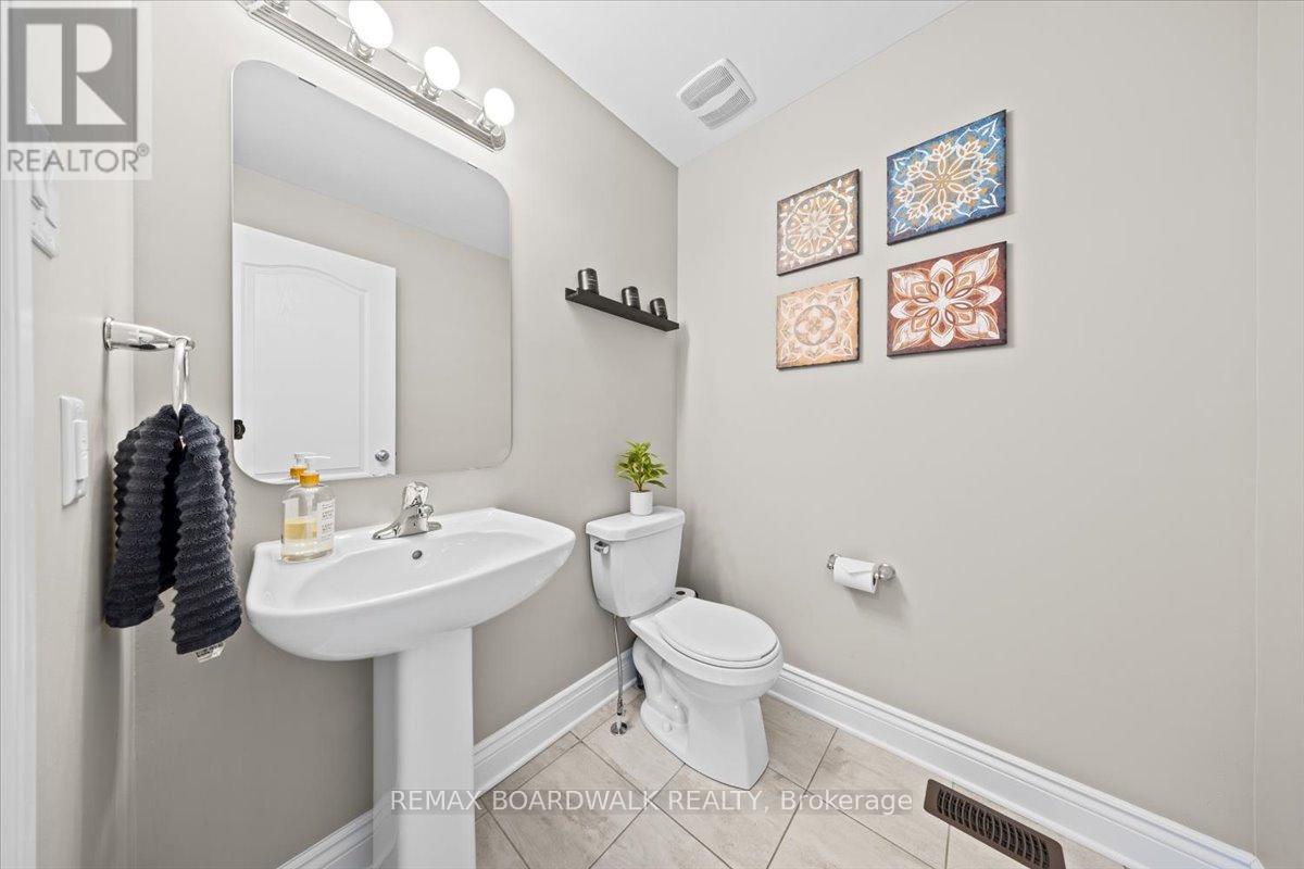 2424 Marble Crescent, Clarence-Rockland, Ontario  K4K 1P6 - Photo 6 - X12833904