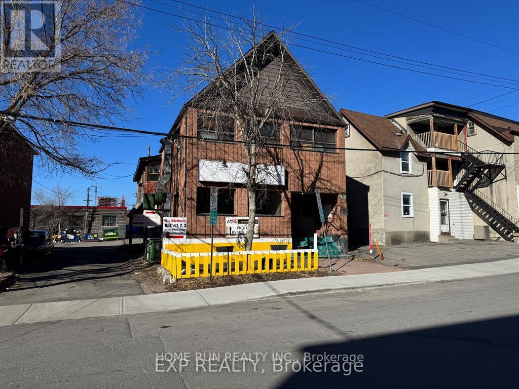 12 Lebreton Street N, Ottawa, Ontario  K1R 7H2 - Photo 2 - X12833944