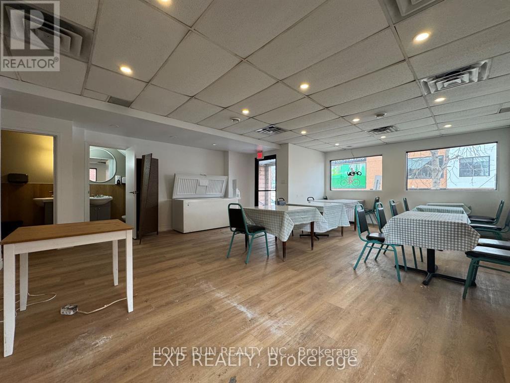 12 Lebreton Street N, Ottawa, Ontario  K1R 7H2 - Photo 3 - X12833944