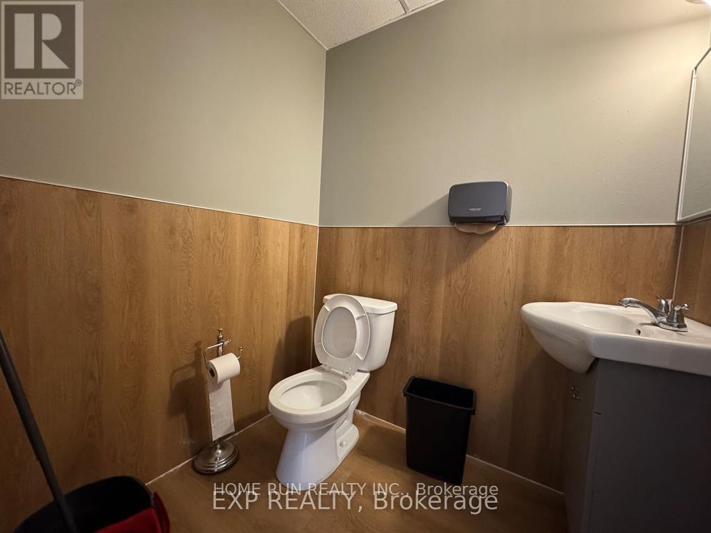 12 Lebreton Street N, Ottawa, Ontario  K1R 7H2 - Photo 5 - X12833944