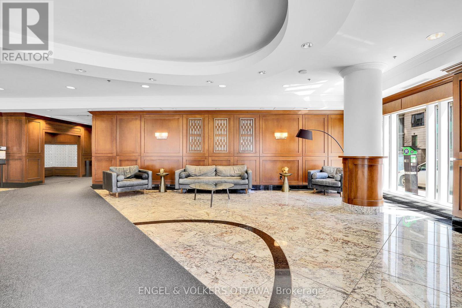 202 - 195 Besserer Street, Ottawa, Ontario  K1N 0B6 - Photo 4 - X12834088