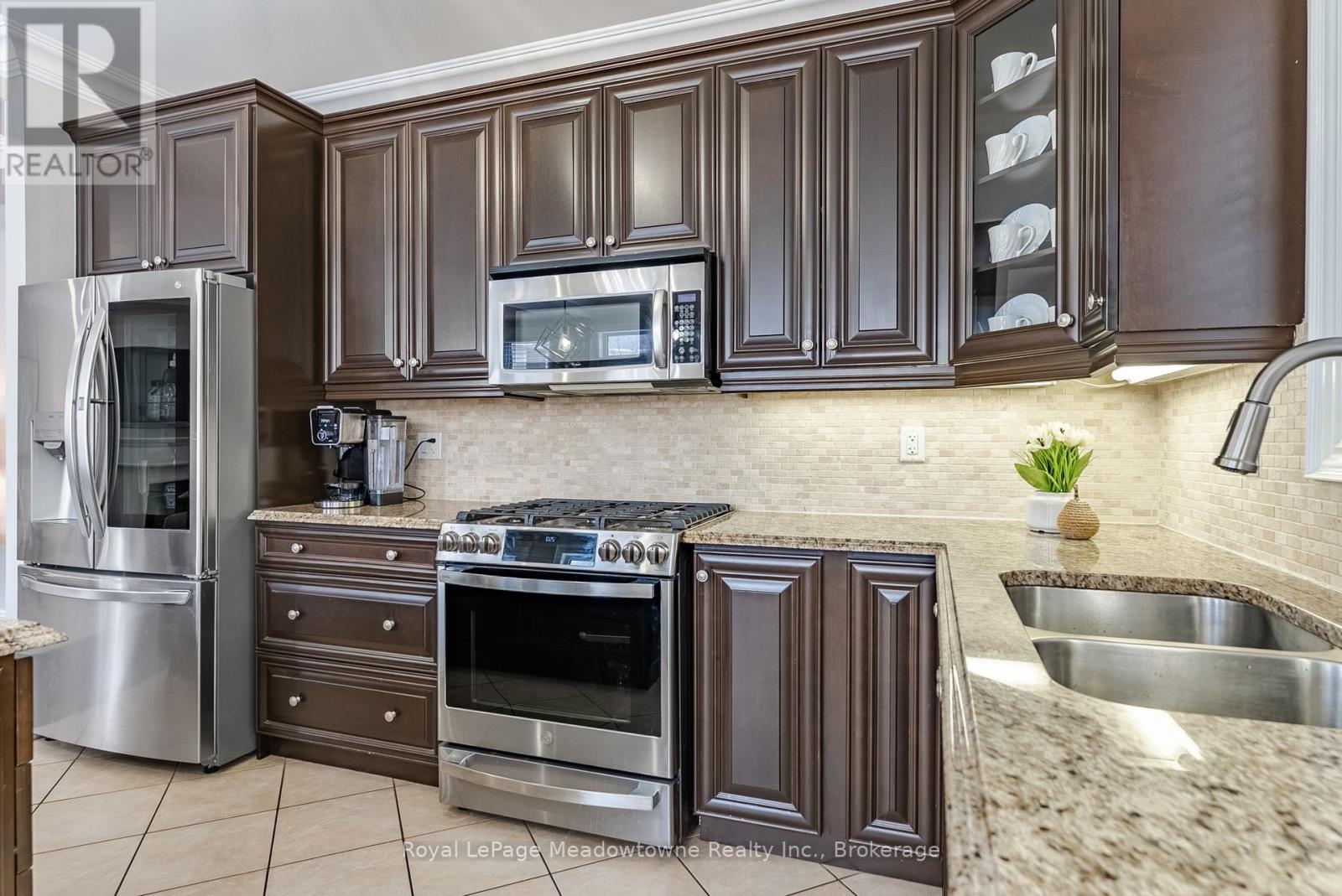 400 Mickey Court, Milton, Ontario  L9T 7N8 - Photo 17 - W12833978