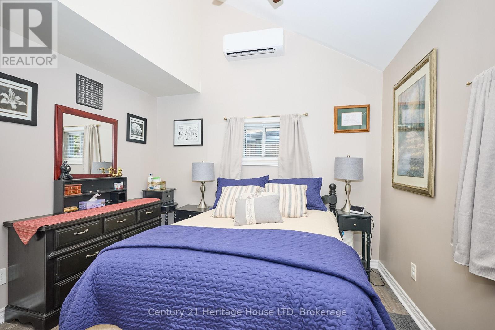 662 Lakeshore Road, Fort Erie (Lakeshore), Ontario  L2A 1B9 - Photo 21 - X12833880