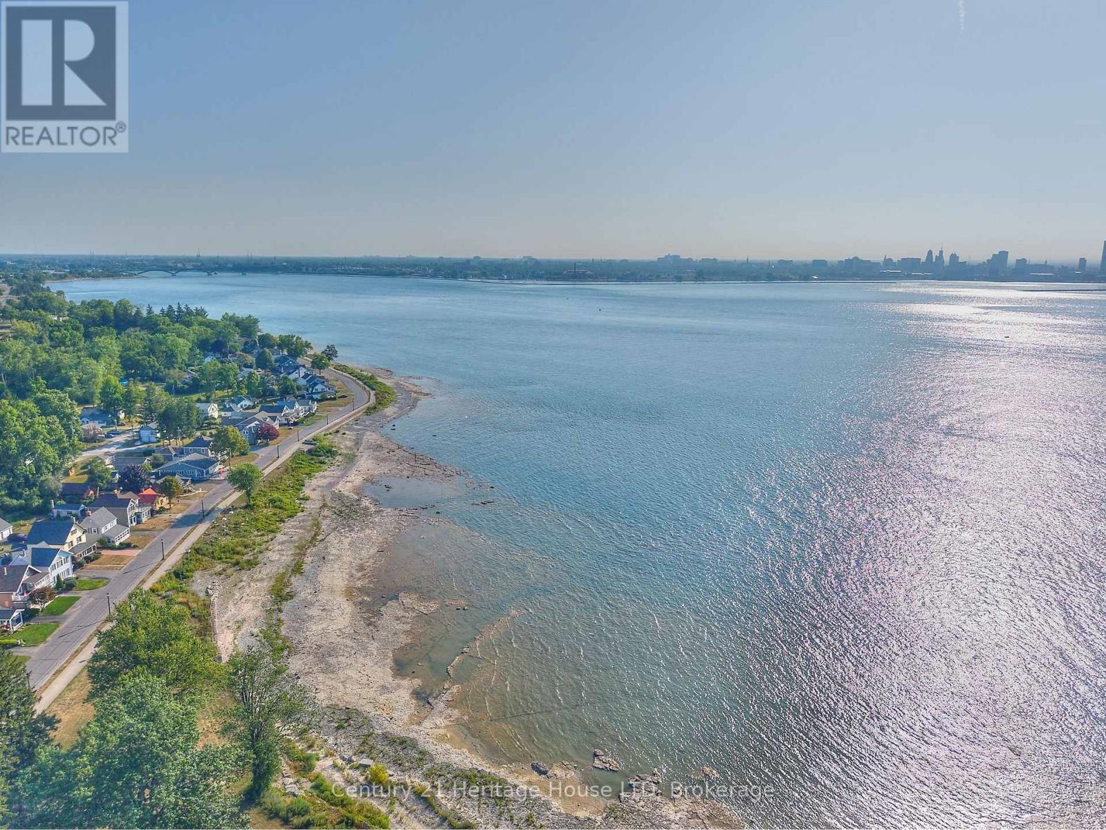 662 Lakeshore Road, Fort Erie (Lakeshore), Ontario  L2A 1B9 - Photo 43 - X12833880