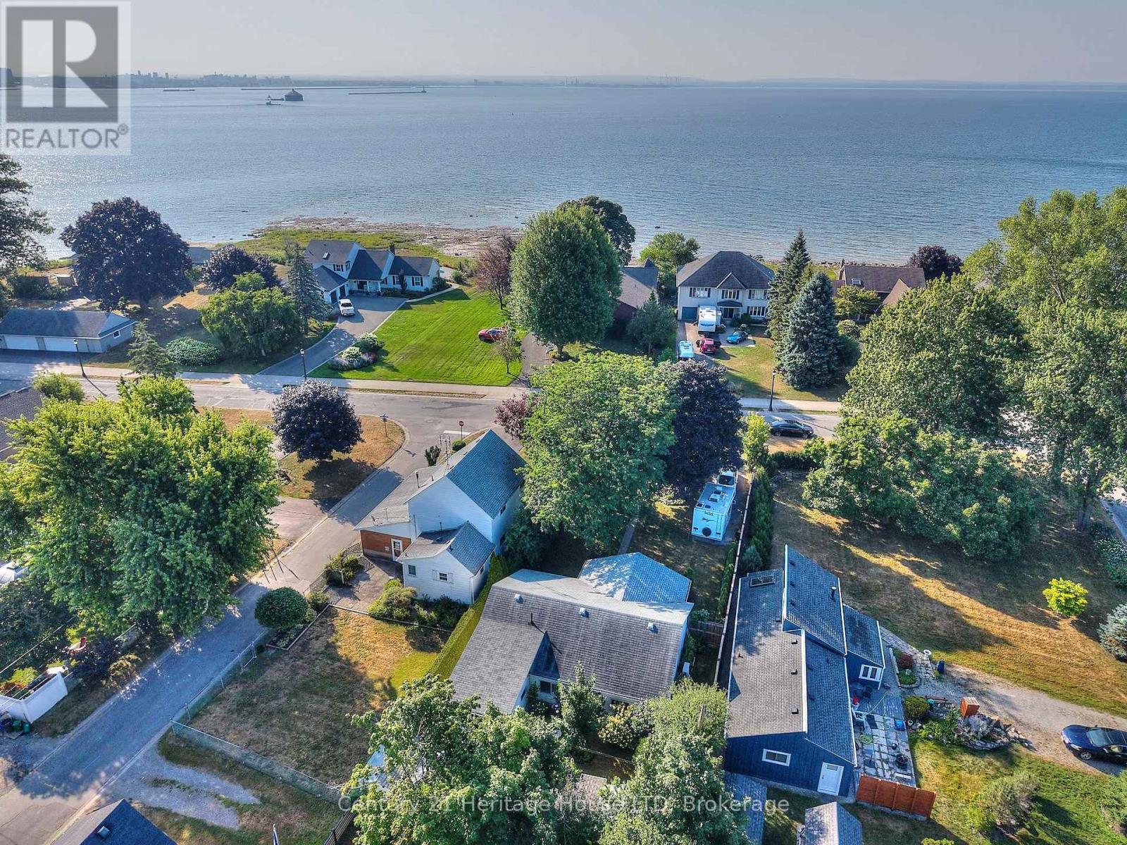 662 Lakeshore Road, Fort Erie (Lakeshore), Ontario  L2A 1B9 - Photo 48 - X12833880