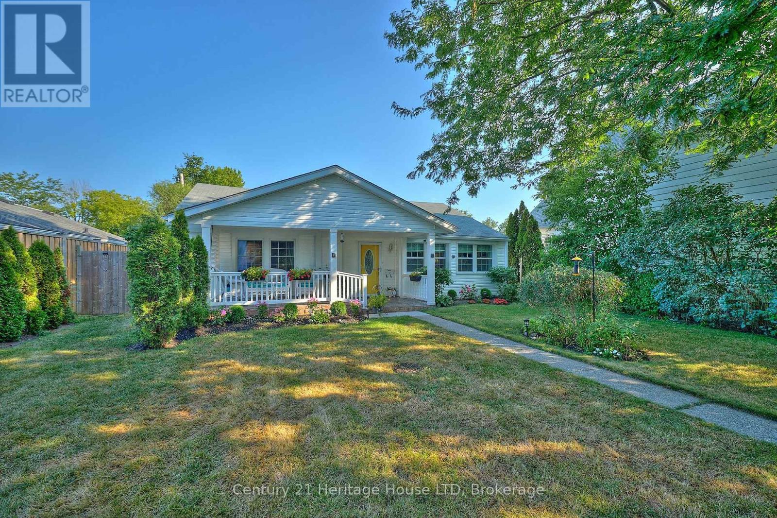 662 Lakeshore Road, Fort Erie (Lakeshore), Ontario  L2A 1B9 - Photo 50 - X12833880