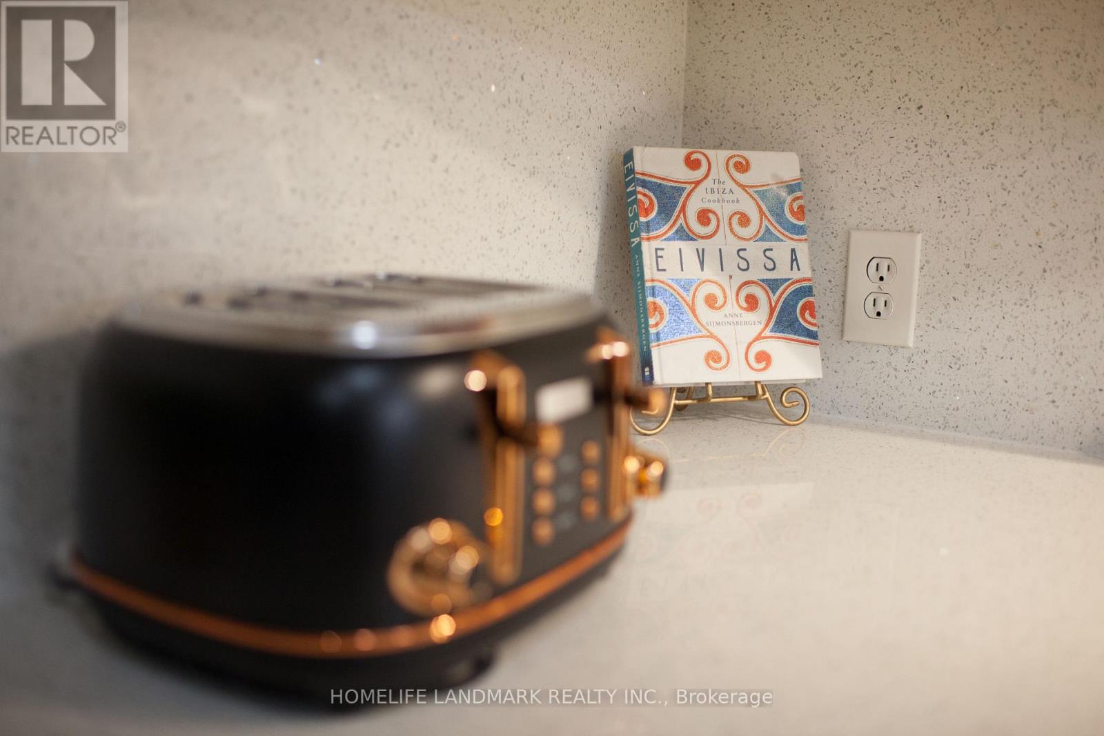 24 Cherryplum Way, Brampton, Ontario  L6S 6J4 - Photo 17 - W12832106