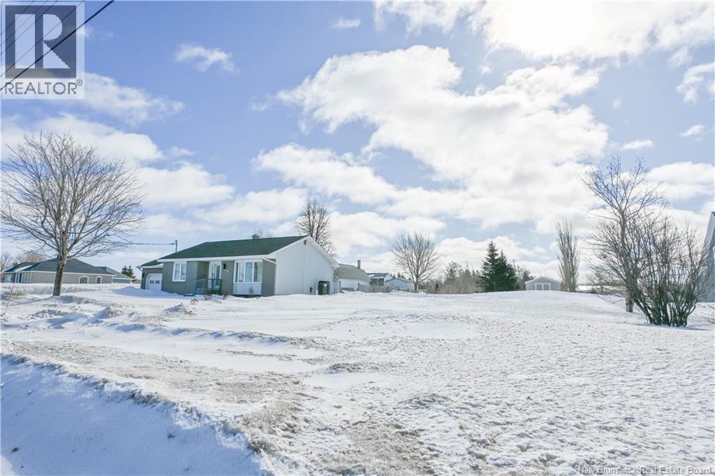 302 St-Pierre Est Boulevard, Caraquet, New Brunswick E1W 1B4 - Photo 4 - NB134327