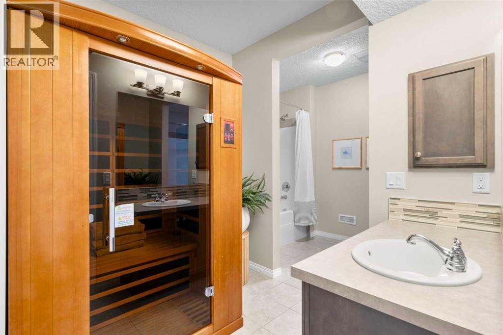 57 Riviera Crescent, Cochrane, Alberta  T4C 0T6 - Photo 38 - A2286496