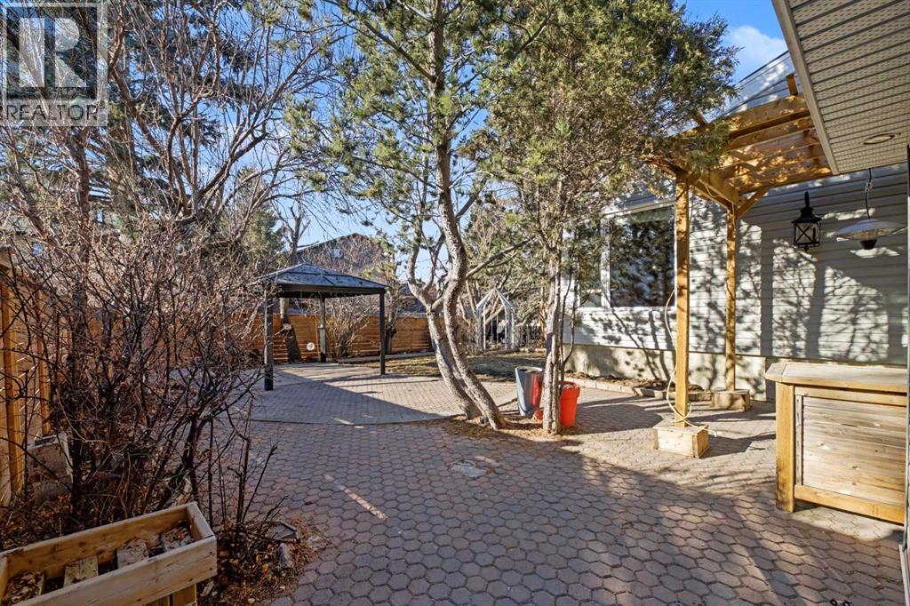 188 Bernard Drive Nw, Calgary, Alberta  T3K 2B7 - Photo 33 - A2287043