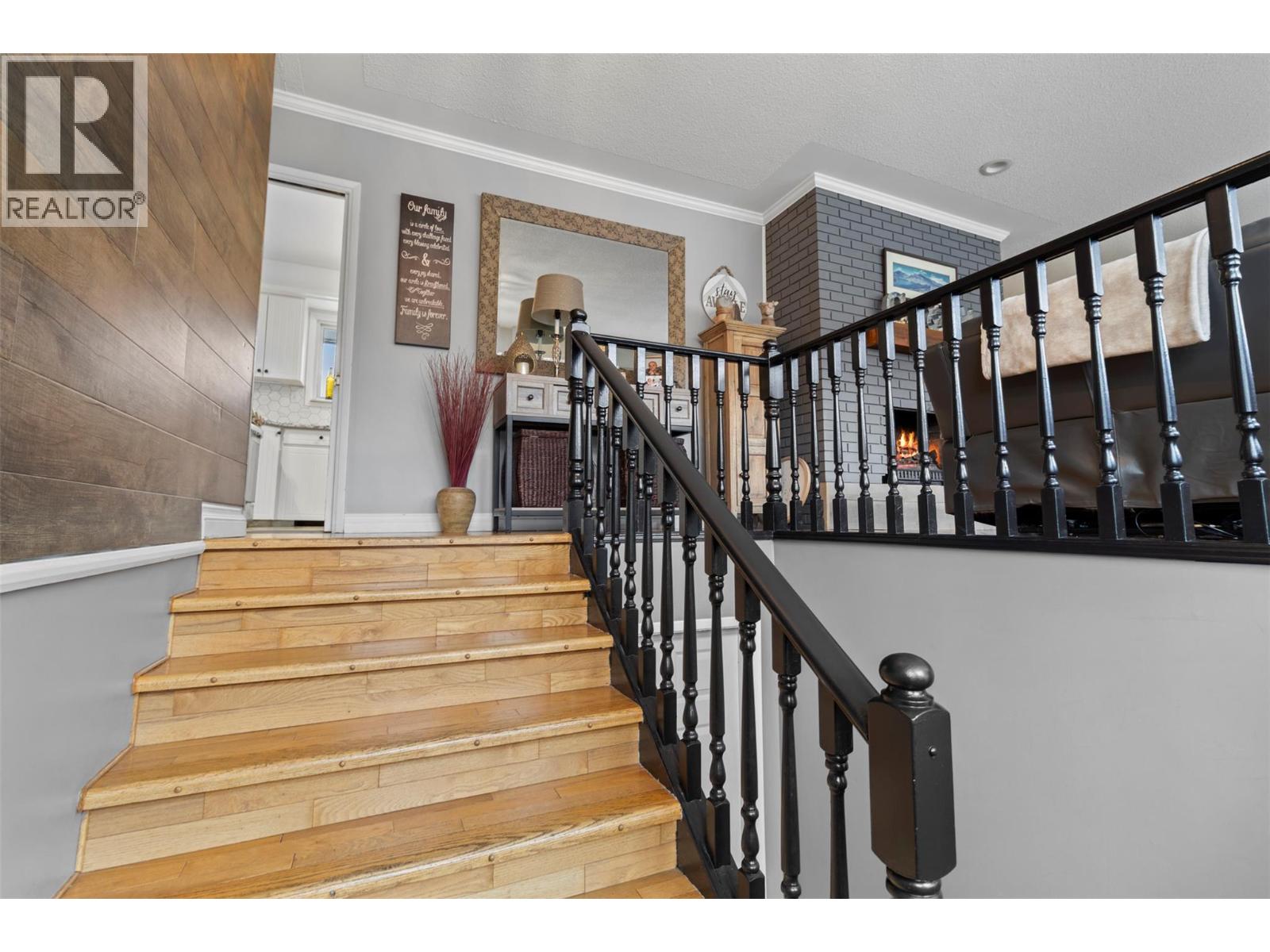 1886 Valleyview Drive, Kamloops, British Columbia  V2C 4B9 - Photo 3 - 10375991