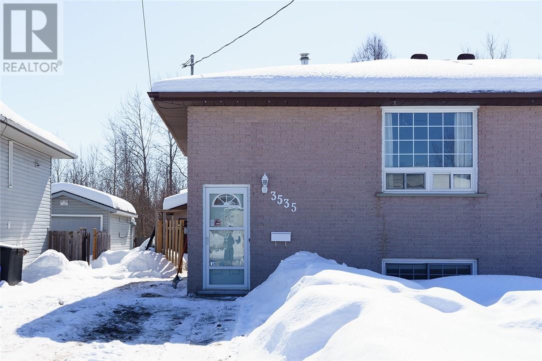 3535 Keith Avenue, Chelmsford, Ontario  P0M 1L0 - Photo 1 - 2126632