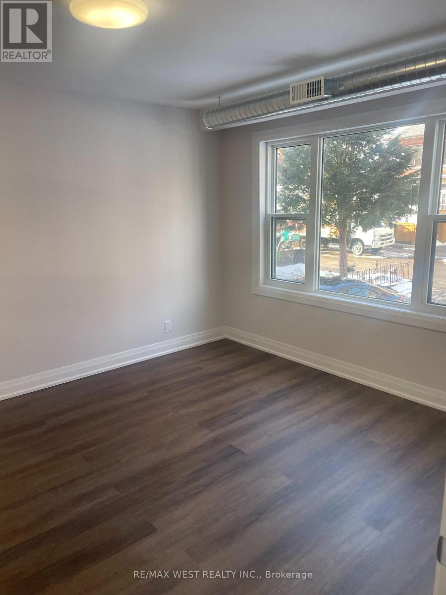 Main Floor - 57 Nassau Street, Toronto (Kensington-Chinatown), Ontario  M5T 1M3 - Photo 4 - C12833900