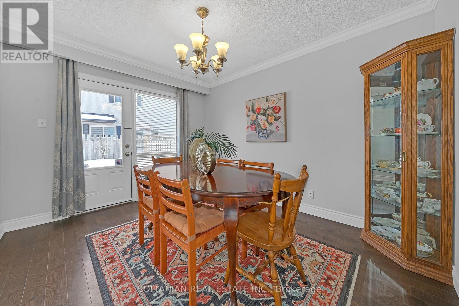 158 Hilda Avenue, Toronto (Newtonbrook West), Ontario  M2M 1V9 - Photo 10 - C12833968