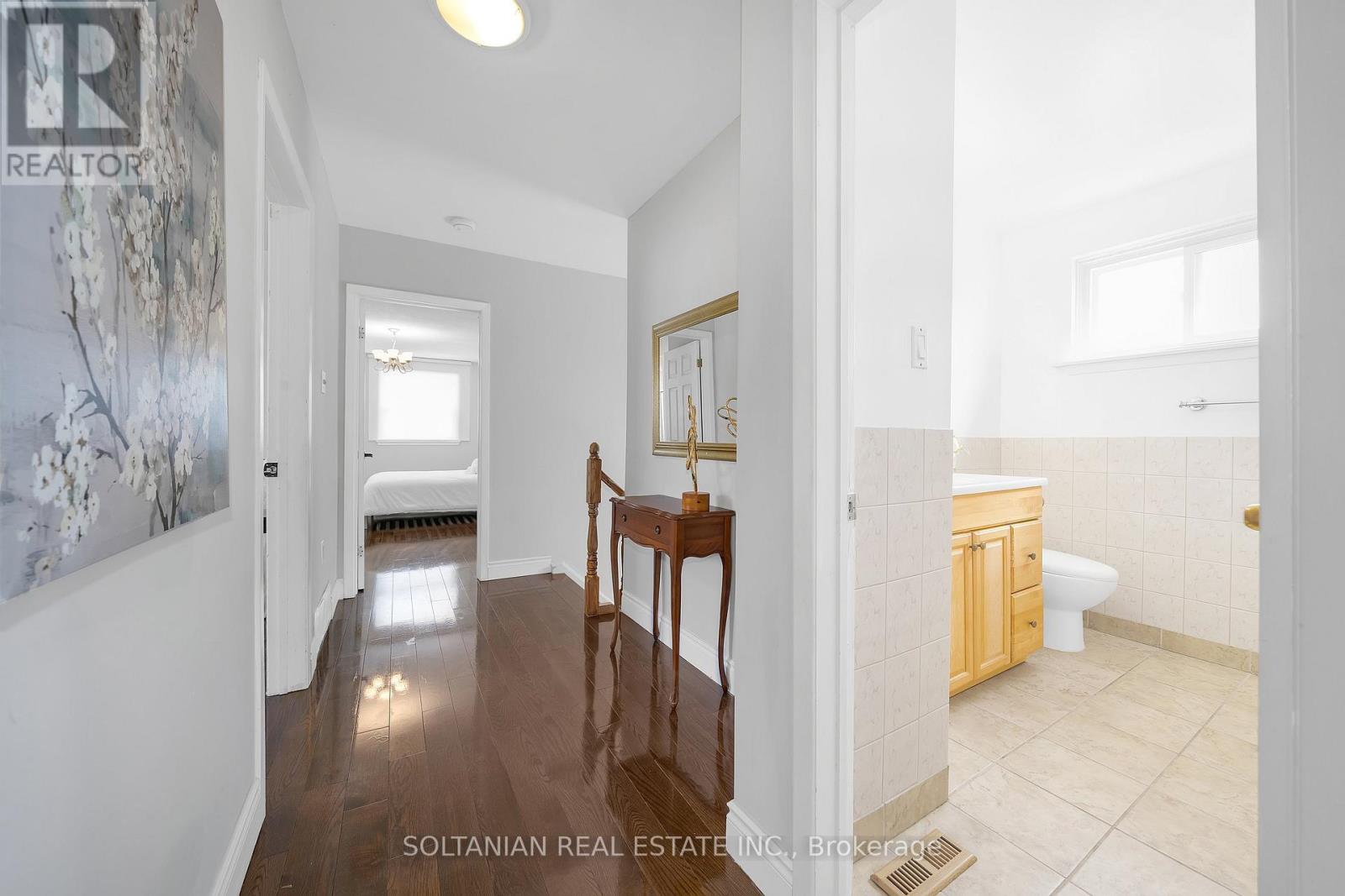 158 Hilda Avenue, Toronto (Newtonbrook West), Ontario  M2M 1V9 - Photo 19 - C12833968