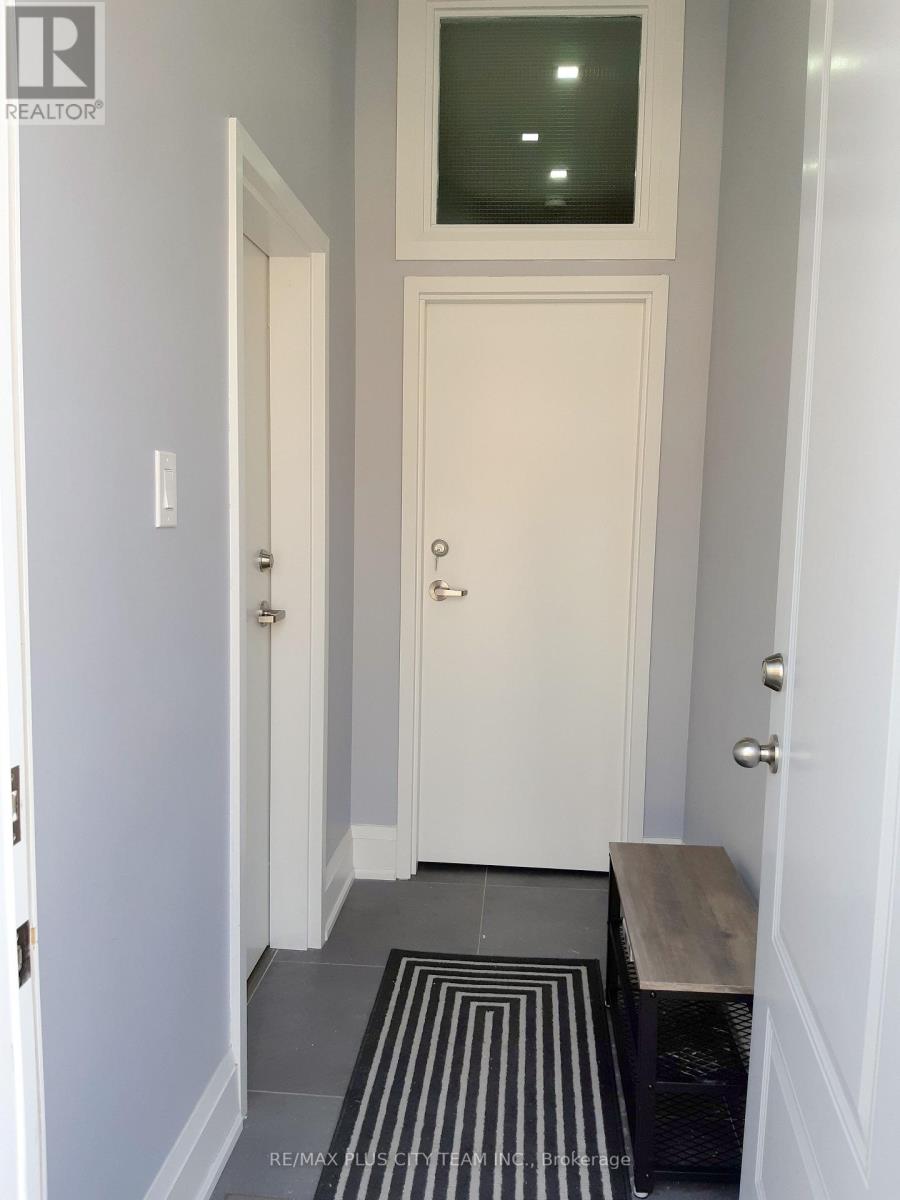 11 Baden Street, Toronto, Ontario  M6J 1Z3 - Photo 2 - C12834012