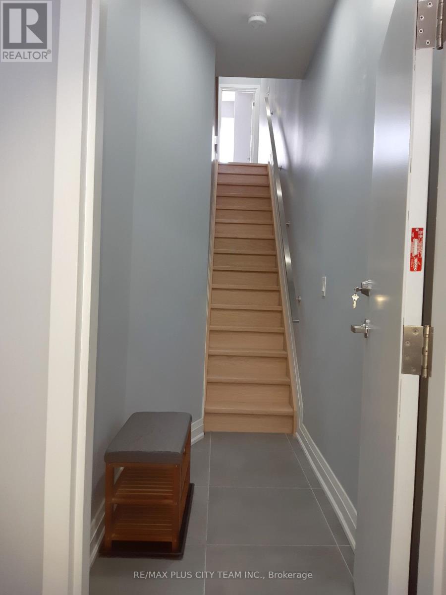 11 Baden Street, Toronto, Ontario  M6J 1Z3 - Photo 3 - C12834012