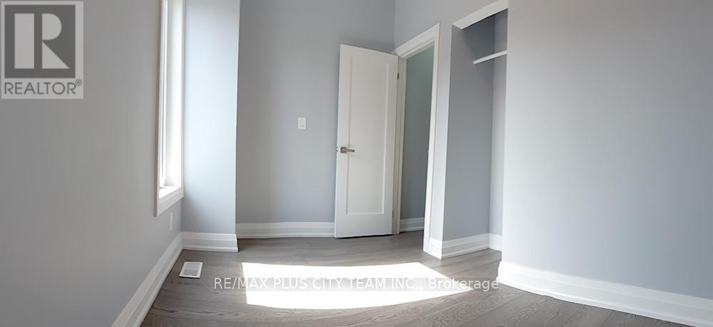 11 Baden Street, Toronto, Ontario  M6J 1Z3 - Photo 7 - C12834012