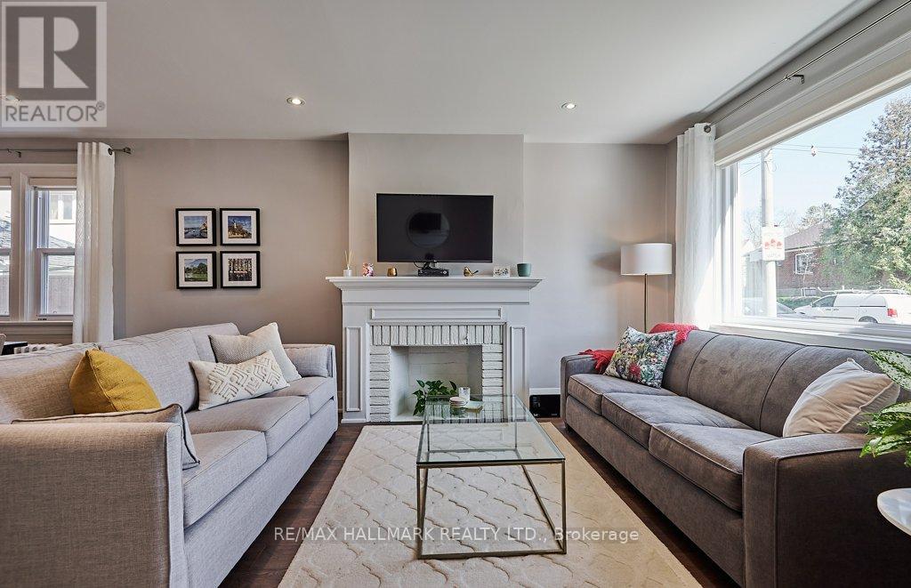 10 Elm Road, Toronto, Ontario  M5M 3T2 - Photo 2 - C12834096