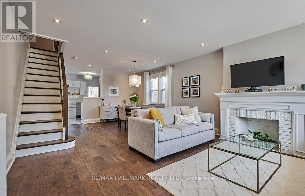 10 Elm Road, Toronto, Ontario  M5M 3T2 - Photo 3 - C12834096