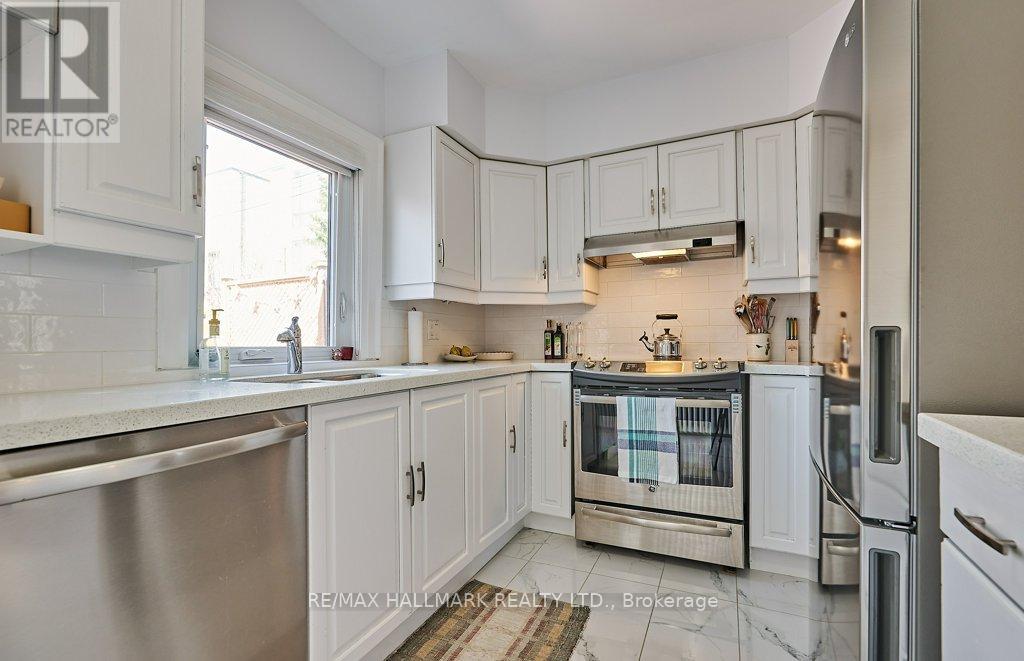 10 Elm Road, Toronto, Ontario  M5M 3T2 - Photo 9 - C12834096