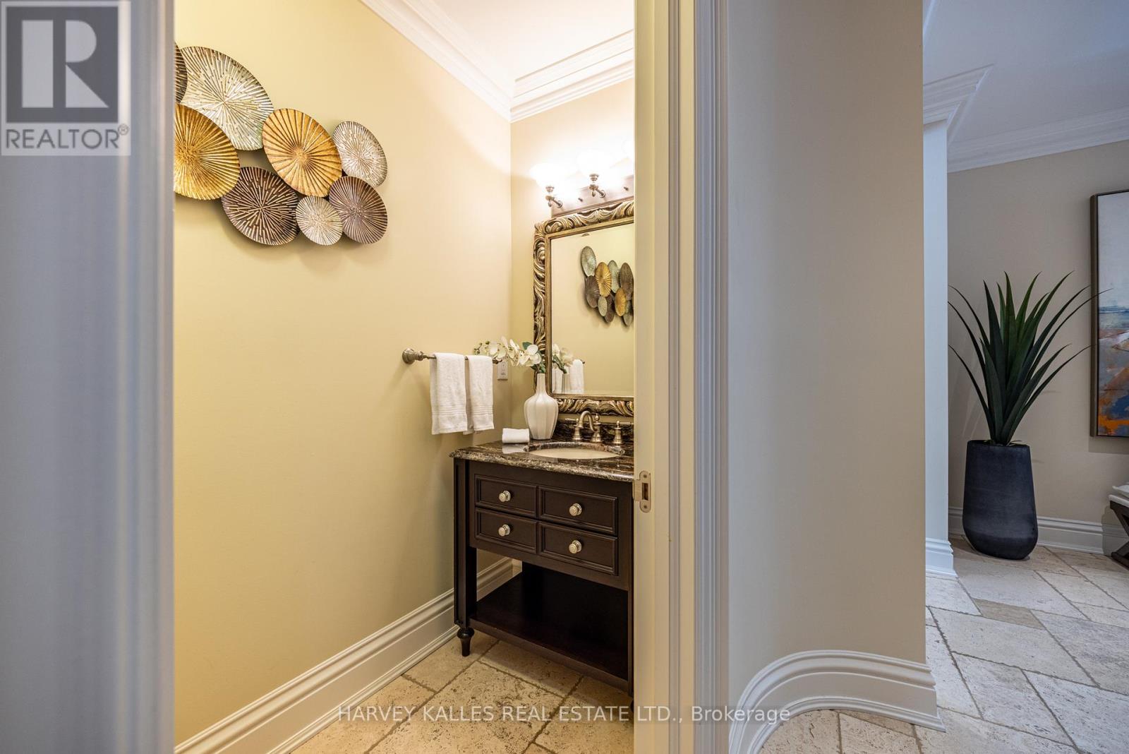 34 Hillside Drive, Toronto, Ontario  M4K 2M2 - Photo 6 - E12834046