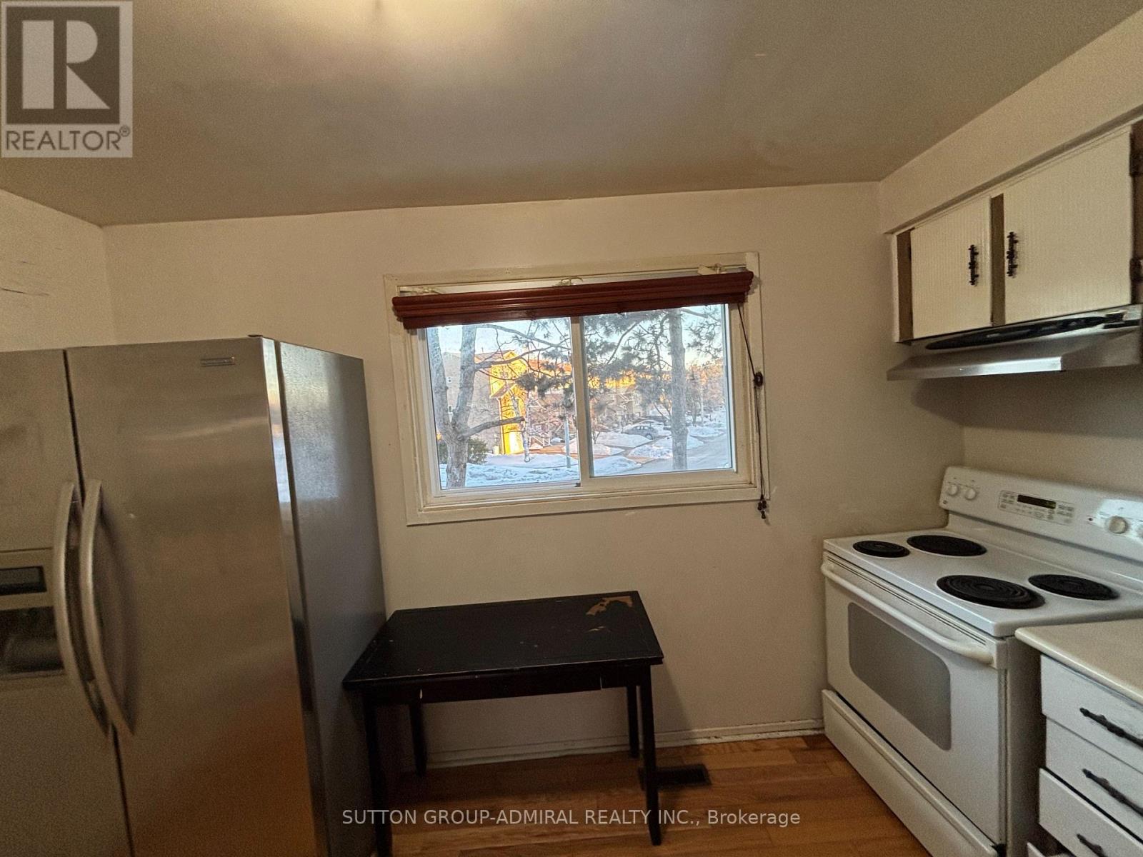 52 Dana Crescent, Vaughan (Crestwood-Springfarm-Yorkhill), Ontario  L4J 2R5 - Photo 3 - N12694084