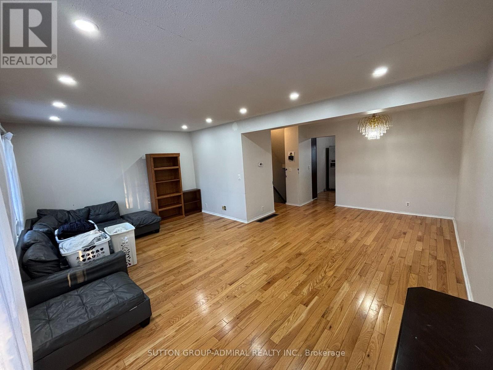 52 Dana Crescent, Vaughan (Crestwood-Springfarm-Yorkhill), Ontario  L4J 2R5 - Photo 6 - N12694084