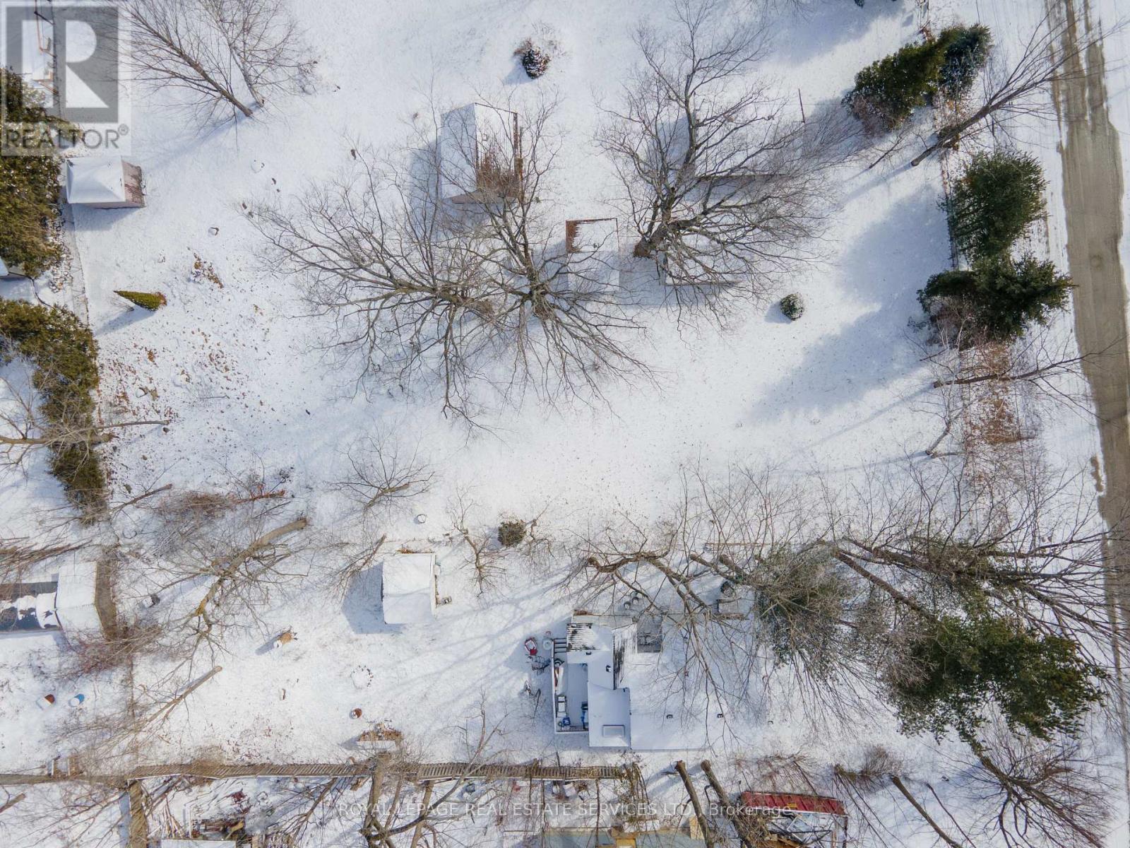 726 Hastings Avenue, Innisfil, Ontario L9S 1Z3 - Photo 9 - N12833888