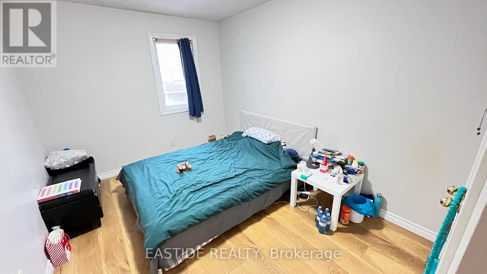 151 Townsgate Drive, Vaughan, Ontario  L4J 8J7 - Photo 4 - N12833902