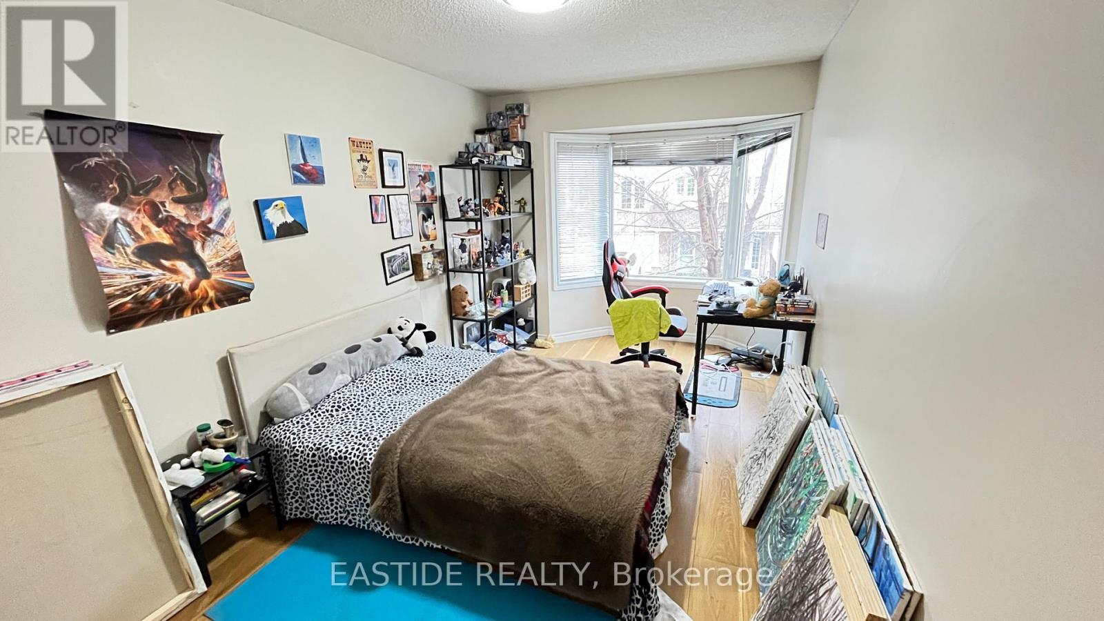 151 Townsgate Drive, Vaughan, Ontario  L4J 8J7 - Photo 5 - N12833902