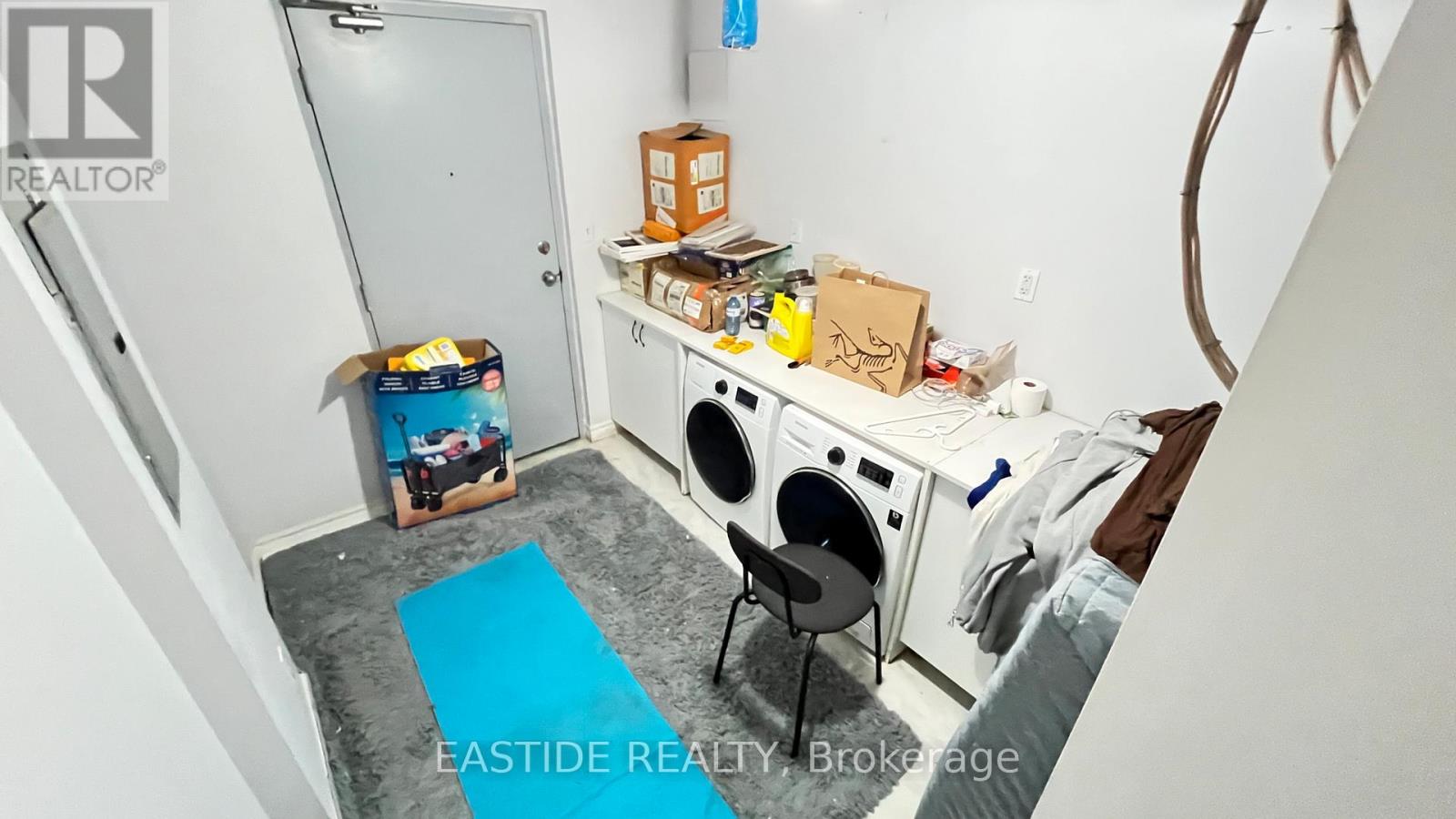 151 Townsgate Drive, Vaughan, Ontario  L4J 8J7 - Photo 9 - N12833902