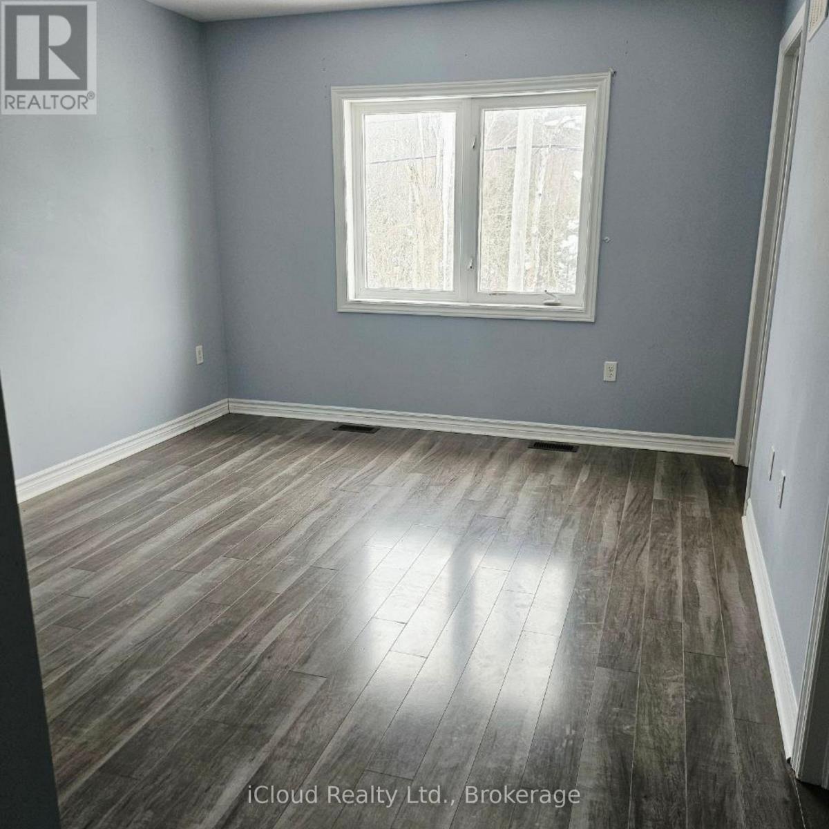 37 Milson Crescent, Essa, Ontario  L0M 1B4 - Photo 8 - N12833934