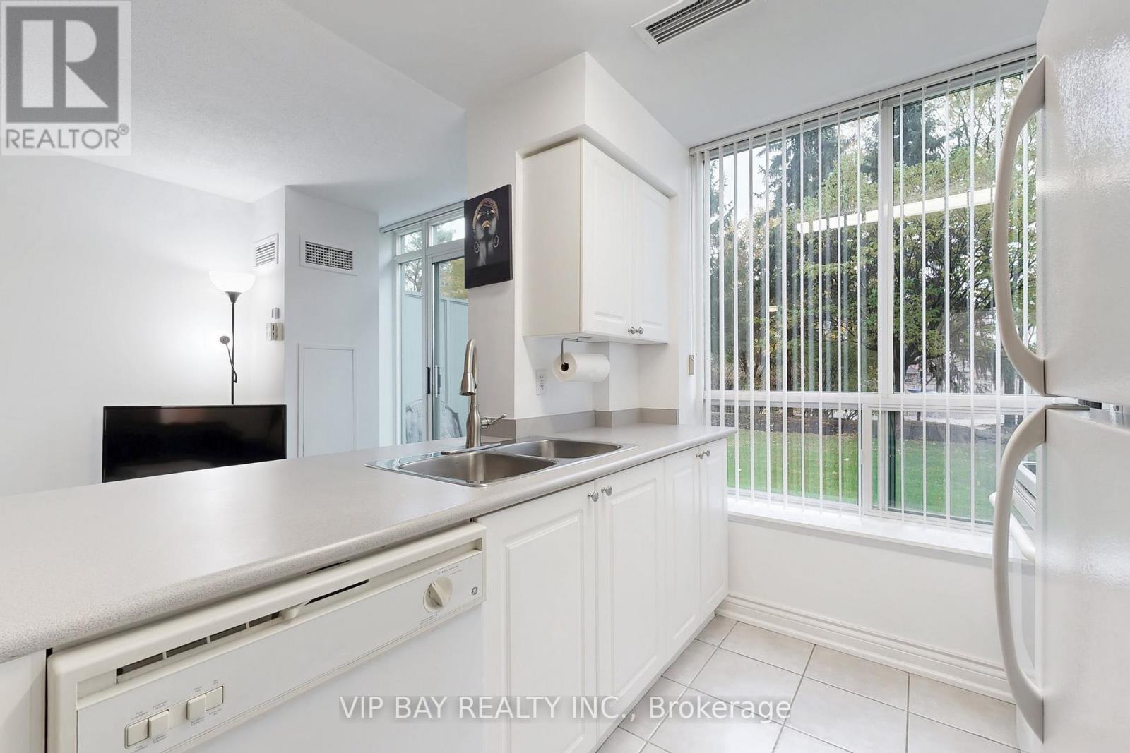 110 - 3 Ellesmere Street, Richmond Hill, Ontario L4B 4N2 - Photo 12 - N12833996