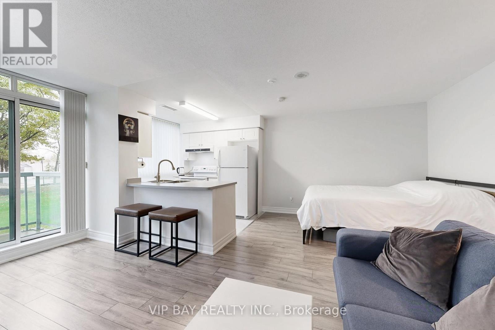 110 - 3 Ellesmere Street, Richmond Hill, Ontario L4B 4N2 - Photo 9 - N12833996