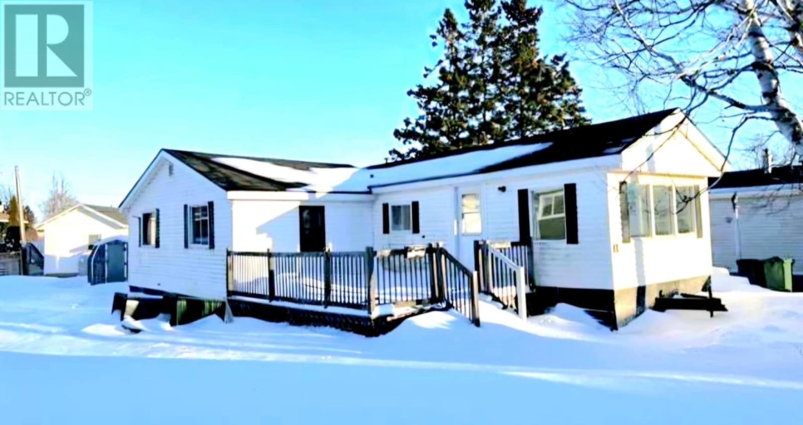 12 Sunshine Park, Summerside, Prince Edward Island  C1N 5K2 - Photo 2 - 202603621