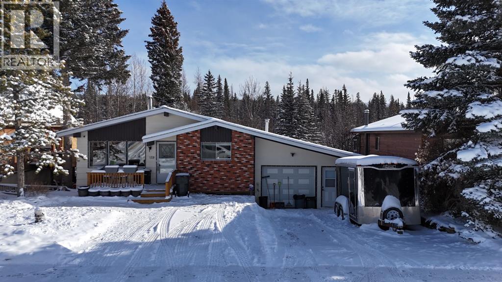 139 Reimer Drive, Hinton, Alberta  T7V 1K1 - Photo 1 - A2253020